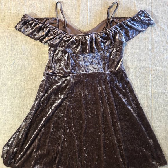 American Eagle Crushed Velvet Dress - Picture 7 of 9